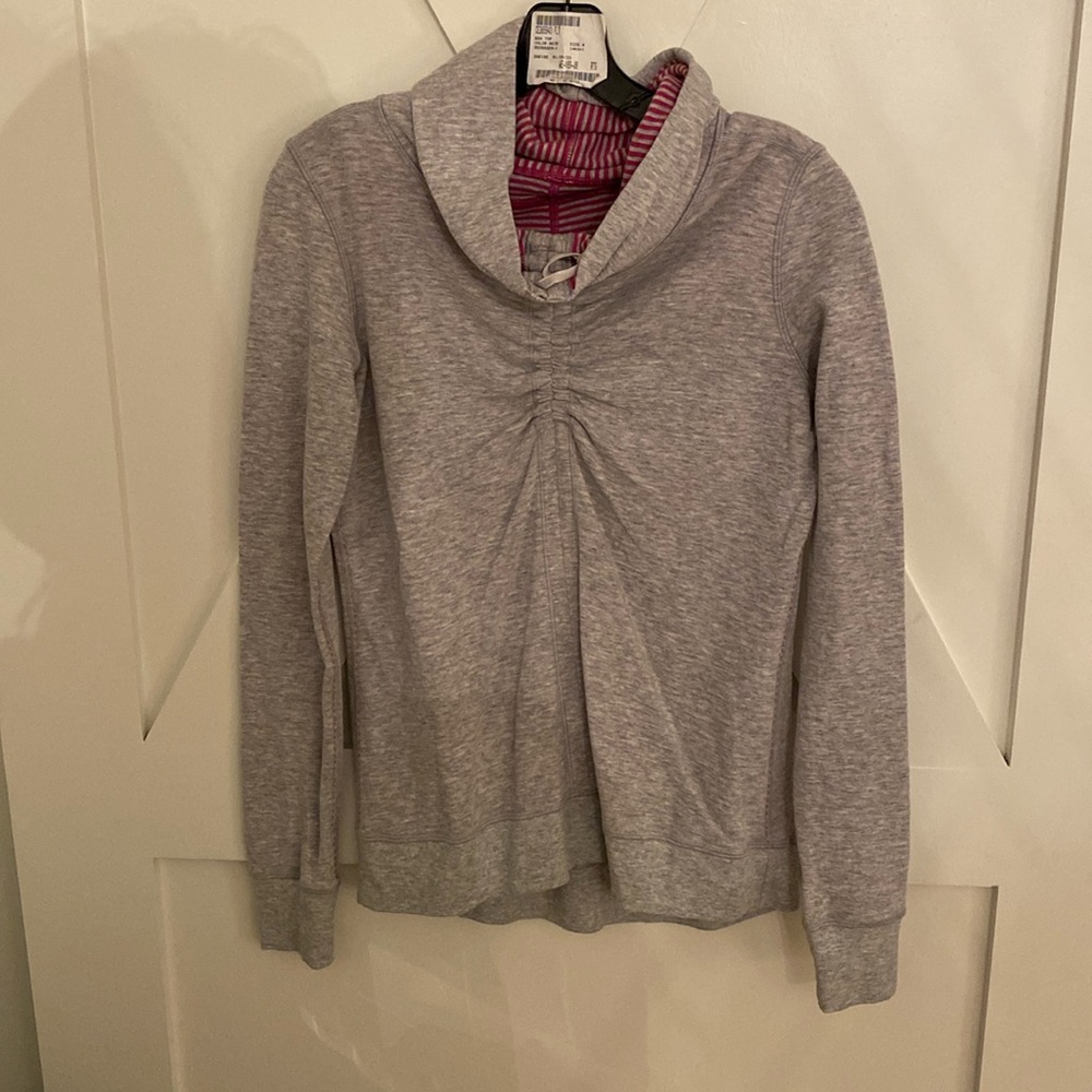Lululemon reversible Pullover gray/hot pink stripe with scrunch neck size 2